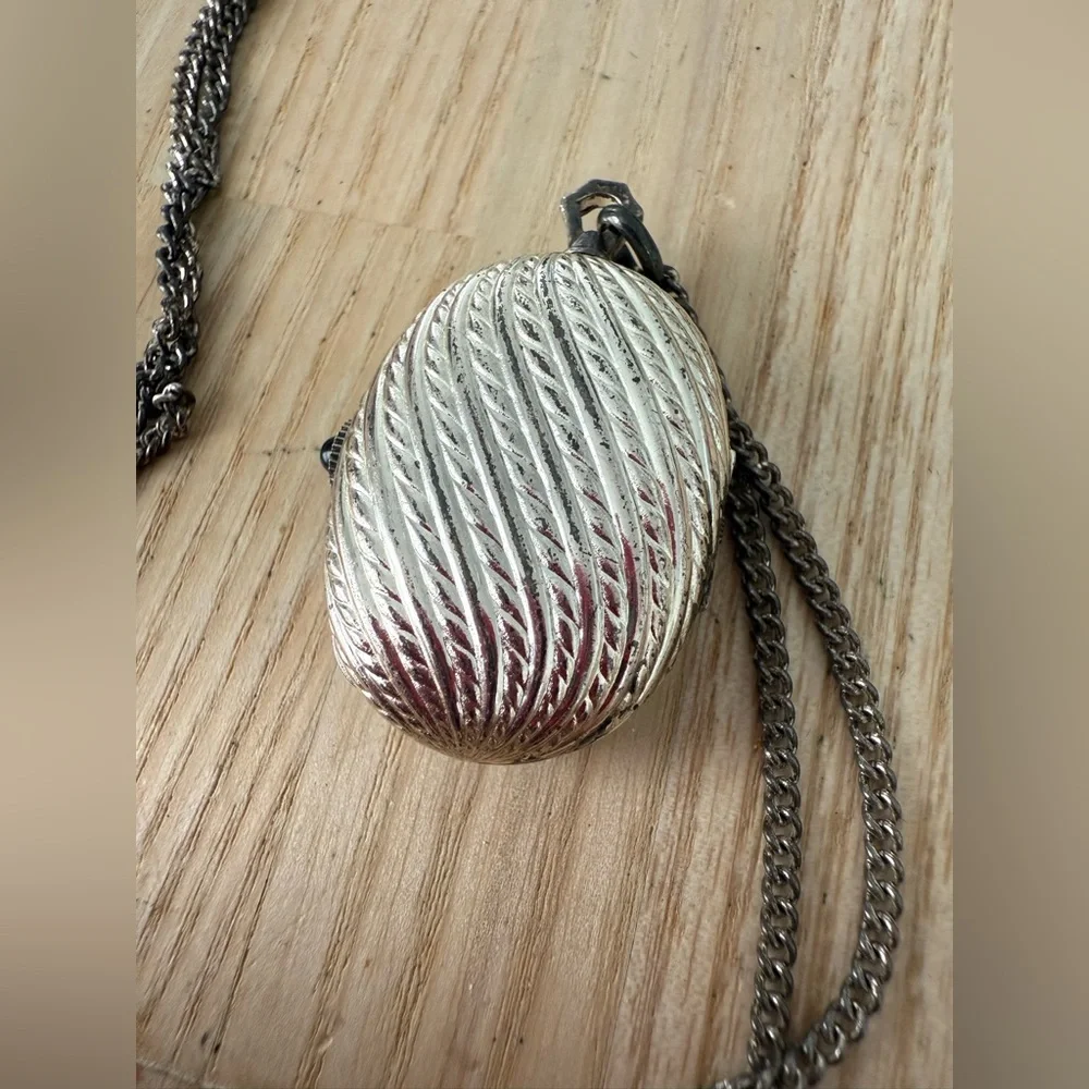 Vintage Royal Swiss ladies silver tone hidden mechanical watch pendant necklace